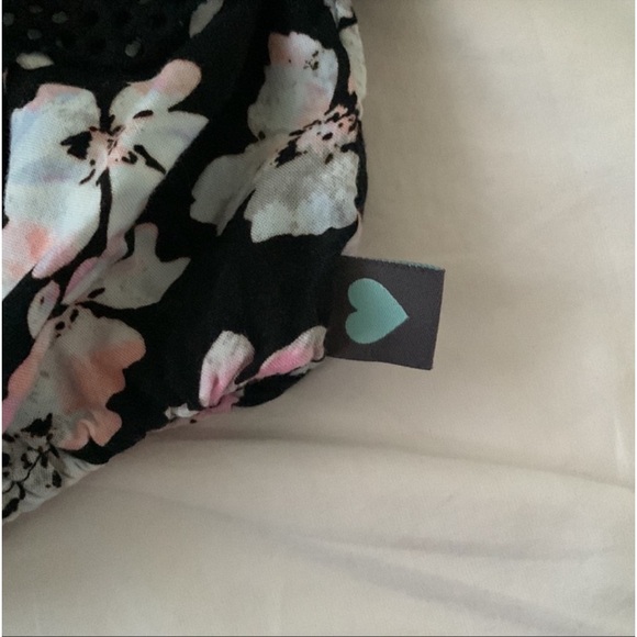 Kendall & Kylie bandeau crop top, button and lace detail, black floral, size M - Picture 3 of 8